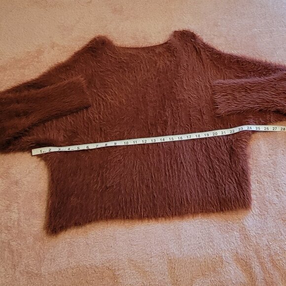 Furry, soft & cozy rust color batwing dolman long sleeve sweater. SZ: O/S - Picture 3 of 5